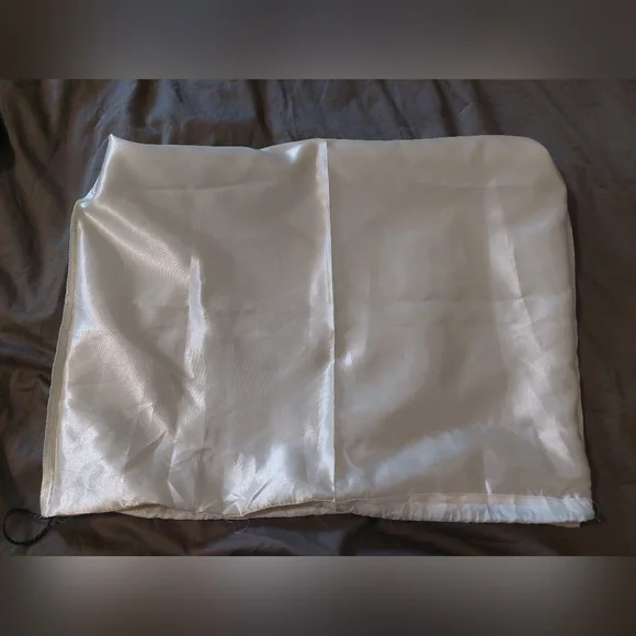 Coach Dustbag, 19.75" X 15.25" - Picture 4 of 6